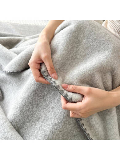 Fantasy Alpaca Velvet Blanket Solid Color Milk Velvet Air Conditioning Blanket Office Lunch Blanket Autumn Shawl Blanket Sofa Blanket Tea Paper Light Coffee Soft, Comfortable, Skin Friendly and Warm 200*230cm Double Cover Blanket