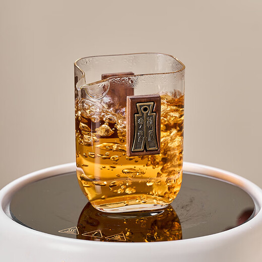 Gold-inlaid jade glass fair cup, household tea-making tea dispenser, tea set accessories, high temperature resistance, thickened tea sea, square glass
