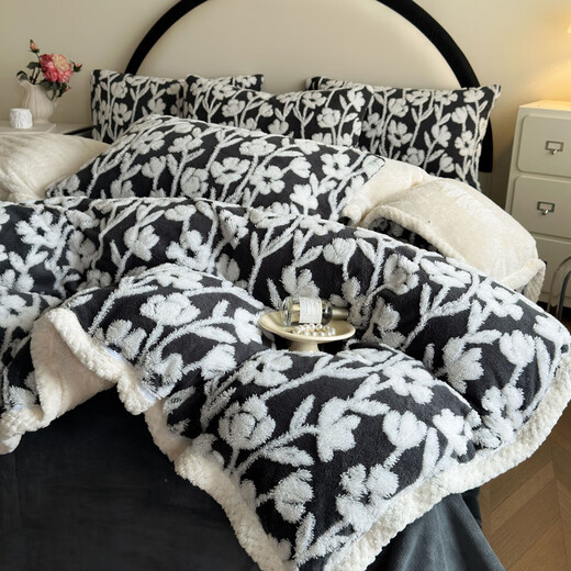 MUJI Milk Plush Blanket Nap Office Air Conditioning Thick Autumn and Winter Coral Flannel Quilt Four-piece Set Sweet Garden Dark Gray Soft, Warm and Comfortable, Breathable and Not Stuffy 150*200cm Single Blanket Can Be Used as a Quilt Cover