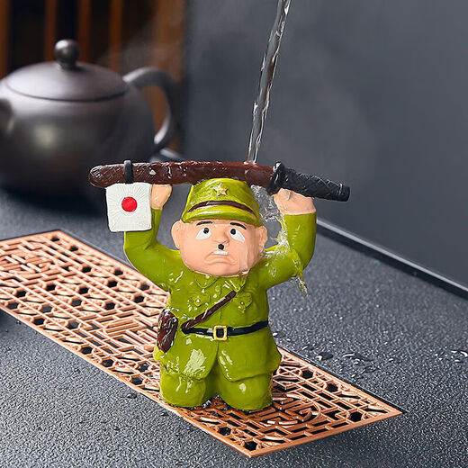 Japanese people kneel down and surrender, color-changing tea pet ornaments, creative tea tables, tea tray decorations, tea accessories, tea pets, Japanese people surrender, color-changing models, safe packaging