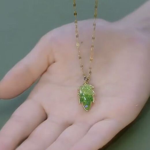 Everlasting Leaf Fairyland Natural Peridot Leaf Pendant Necklace Light Luxury Niche Clavicle Chain 2024 New Style