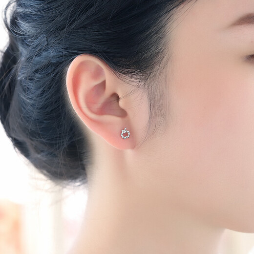 Wanfulong Genuine PT950 Platinum Apple Earrings Earrings, Temperament and Versatile Platinum Earrings 2025 New Platinum PT950 Versatile and Temperamental Apple Earrings 0.76g