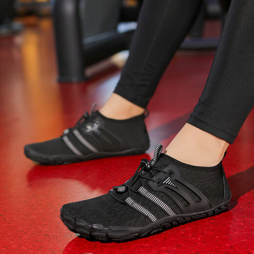 Indoor fitness sneakers for women, soft sole, non-slip, yoga, Pilates, dancing, home jump rope, special shock absorption 501-black 38