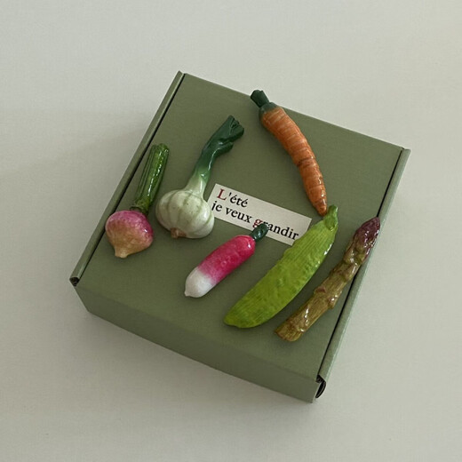 Other new products, cute vegetable cutlery holder, antique resin vegetable ornaments, desktop chopstick holder, photo props, ins blogger, 6 vegetable cutlery holders set (green gift box)