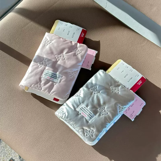 语森忆韩系ins蝴蝶结夹棉旅行护照夹保护套少女机票证件护照包收 蝴蝶结护照包银色