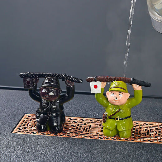 Japanese people kneel down and surrender, color-changing tea pet ornaments, creative tea tables, tea tray decorations, tea accessories, tea pets, Japanese people surrender, color-changing models, safe packaging
