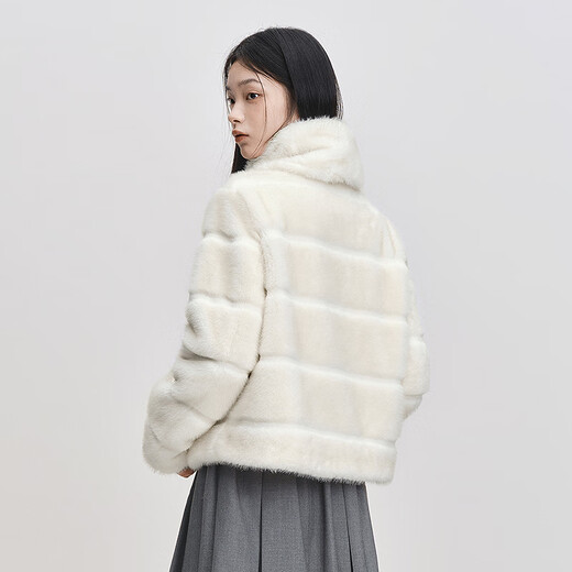 Leding round neck pearl button textured fur coat winter new thickened cute striped short coat with scarf off-white (ready in stock) S