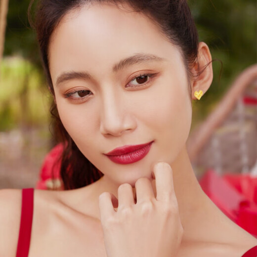 Pumanzhuji 18K gold love fish scale earrings, women's light luxury sterling silver heart-shaped honeycomb earrings, dragon scale sense personalized gift, love fish scale earrings, shining heart