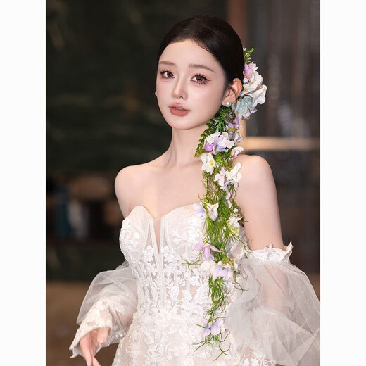 Korean style bride with makeup and hair, wedding headwear, bridal headwear, super fairy and beautiful flowers, forest style Korean wedding dress, model headwear