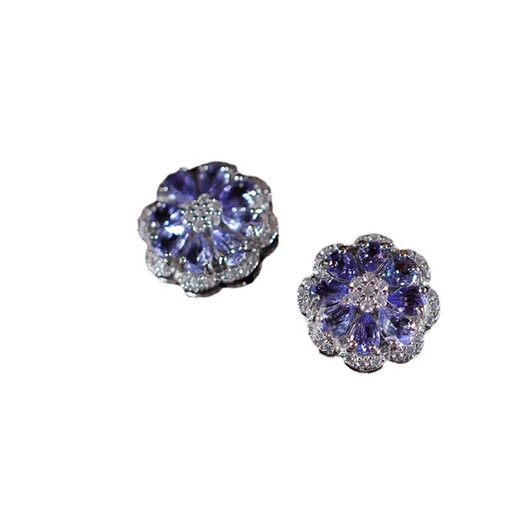 Mullein Tanzanite Stud Earrings_All-over Sterling Silver