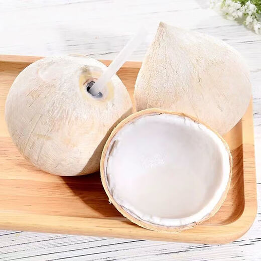 Thailand imported small milk coconut royal Dannen Saduo perfumed coconut chicken soup old coconut fresh fruit for pregnant women 2 capsules 350-400g