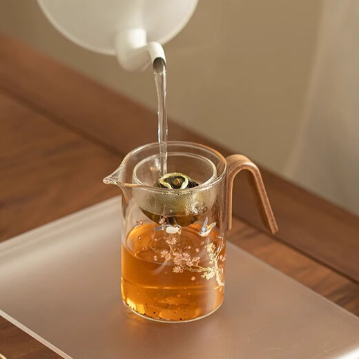 Jingzhen Jingdezhen craft anti-scalding fair cup large-capacity tea leakage tea filter all-in-one set tea sea Chinese style tea divider Magpie spring fair cup