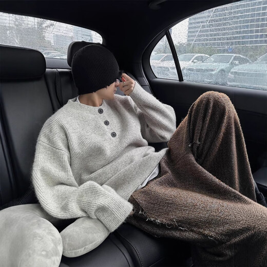 Lazy high-end Henley collar sweater for men in autumn and winter, Korean trendy brand design pullover soft waxy sweater top, light gray 2XL