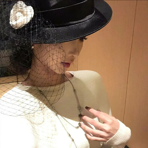 Midelle's Republic of China retro hat Hepburn style black flat hat mesh camellia French retro hat autumn and winter name mesh camellia French retro hat sense