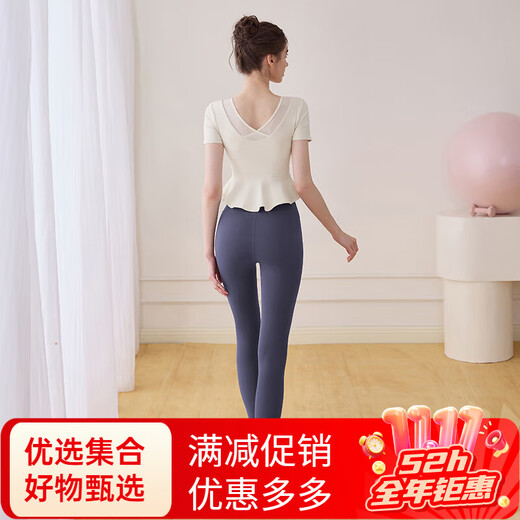 LULULMCCTN yoga wear for women 2025 new top with chest pad, high-end spring and summer Pilates, beautiful training for fitness, black cropped pants S