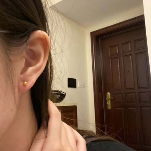 Pumanzhuji is highly practical, retro, compact, 18K gold gold bean gold ball for daily commuting, ear piercing, gold-covered, anti-allergic and versatile, a pair of 3MM bean earrings, titanium anti-allergenic