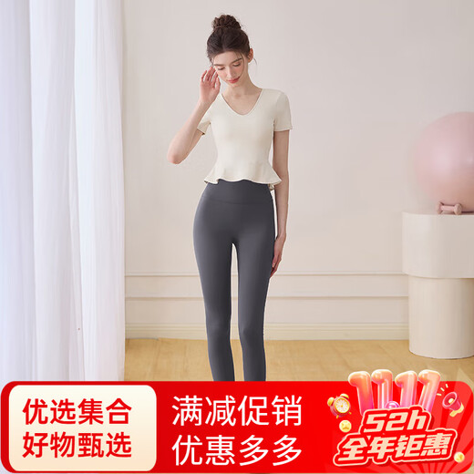 LULULMCCTN yoga wear for women 2025 new top with chest pad, high-end spring and summer Pilates, beautiful training for fitness, black cropped pants S