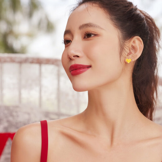 Pumanzhuji 18K gold love fish scale earrings, women's light luxury sterling silver heart-shaped honeycomb earrings, dragon scale sense personalized gift, love fish scale earrings, shining heart