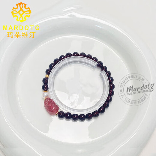 MARDOTG Purple Tooth Black Garnet Bracelet Women's Pixiu Strawberry Crystal Bracelet Gift for Women 8mm Bead Diameter