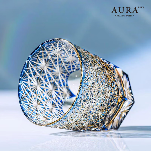 AURA LIFE Edo Kiriko Blue Daisy Crystal Glass High-end Hand-carved Whiskey Cup and Wine Gift Cup Big Blue Daisy Popular Style on the Internet Gift Box 320ml 1 piece