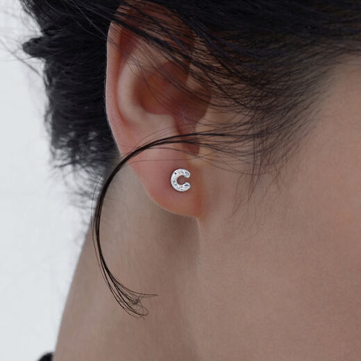 Lukfook Jewelry Platinum 950 Letters Honeycomb Pattern Platinum Earrings Single GJT0006DS Total Weight 0.46g Letter C