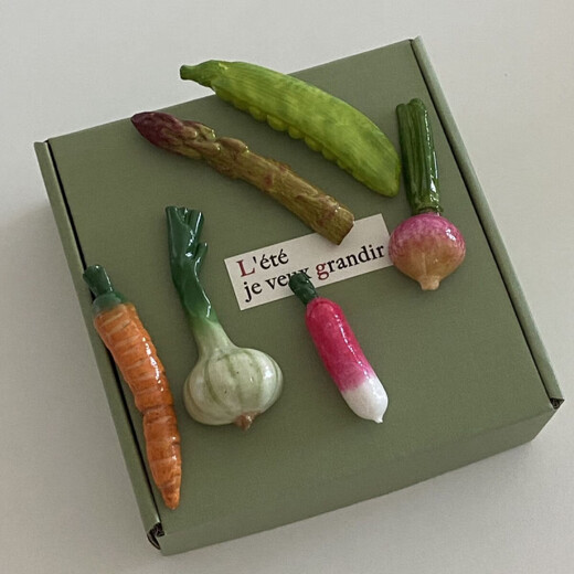 Other new products, cute vegetable cutlery holder, antique resin vegetable ornaments, desktop chopstick holder, photo props, ins blogger, 6 vegetable cutlery holders set (green gift box)