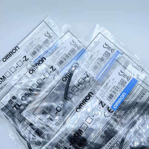 Omron square proximity switch TL-Q5MB1-Z Q5MD1 Q5MC2-Z sensor TL-Q5MB1-Z (three-wire PNP normally open)