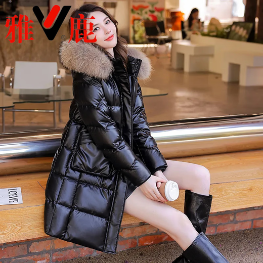Yalu Lightweight 2026 Middle-aged Glossy Down Jacket Women's Mid-Length Thickened Winter Big Fur Collar Mother's Wear Disposable Jacket Black S _ 85-100Jin Jin is equal to 0.5 kg
