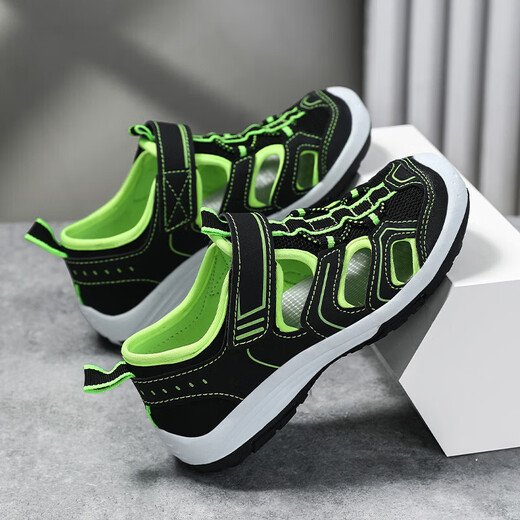Baotou sandals 2025 summer new non-slip outdoor frame for boys wading sports beach sandals for older children fluorescent green 36
