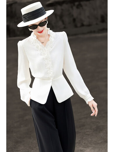 Lancer 2026 early spring new style French romantic style lace splicing acetate long-sleeved V-neck shirt top off-white M