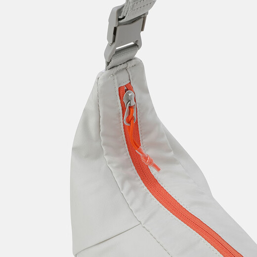 DESCENTE Men's and Women's Sports Bag Lightweight and Comfortable Training Travel Half-Moon Crossbody Bag White/WHITE