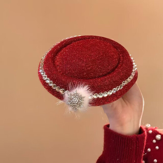 Yi Xin New Year's hat hairpin women's holiday party atmosphere photo dress up props gold style headdress hair accessories red fur ball snowflake glitter small top hat