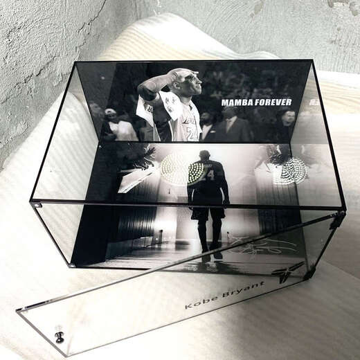 Yusen Recalls Kobe Bryant Memorial Shoe Box Transparent Sneaker Dustproof Display Box Customizable Sports Shoe Box Transparent Retirement 358x262x180mm