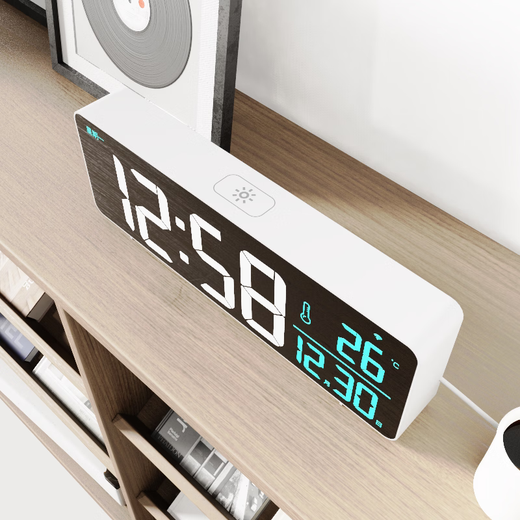 Zhong Zhang Gui San Mi Jian European style WiFi clock displays the lunar calendar, automatically synchronizes time, large screen electronic clock, cool black, plug-in use (power supply included)