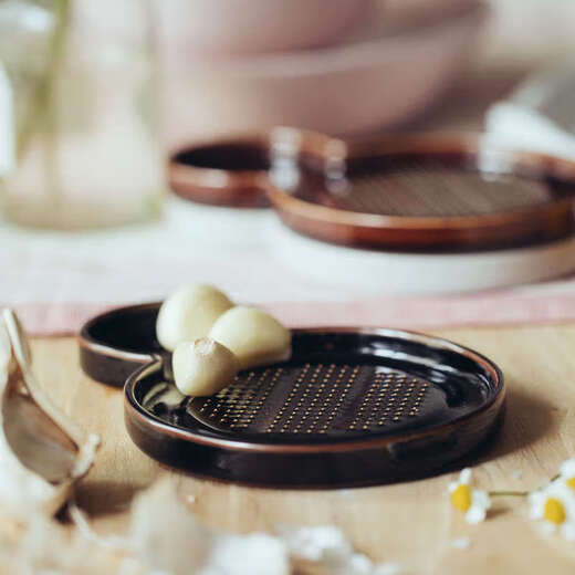 Yusen Yi Xian, freshly ground and ready to eat, Wangu Yaki grinder grinds garlic, grinds ginger, grinds fresh wasabi and horseradish, white