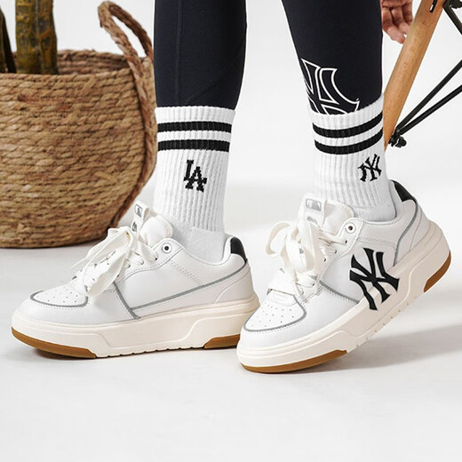 Major League Baseball (MLB) shoes for men and women, NY New York Yankees baseball sports thick soles, increased breathability, low-top sneakers, casual shoes for seniors 3ASXCA12N-50WHS/recommended to go up half a size 41 260/one size smaller
