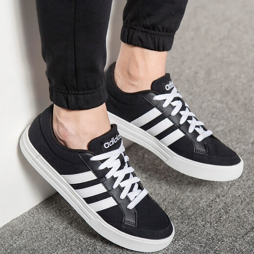 
Adidas new men's shoes for men's shoes for summer comfortable and breathable campus sports shoes fashionable three-stripe board shoes casual AW3890 black canvas shoes 40