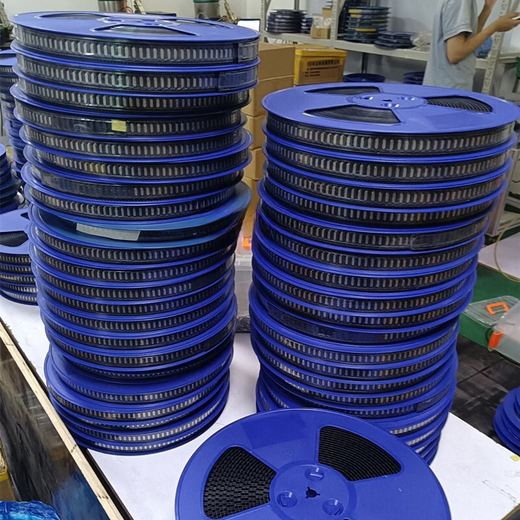 3225 patch 8M10M12M13.56M16M20M24M25M26M27.12M30M32M50M 14.7456MHZ 3225 active 5.0V