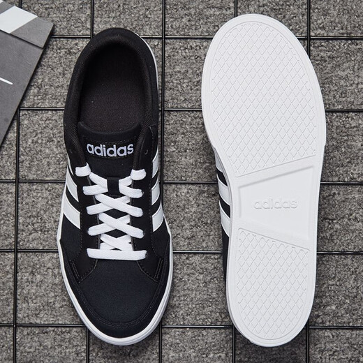 
Adidas new men's shoes for men's shoes for summer comfortable and breathable campus sports shoes fashionable three-stripe board shoes casual AW3890 black canvas shoes 40