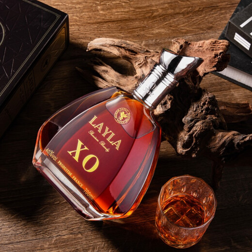 
Layla [Buy one bottle and send two bottles] LAYLA French imported wine XO brandy single gift box 700ml