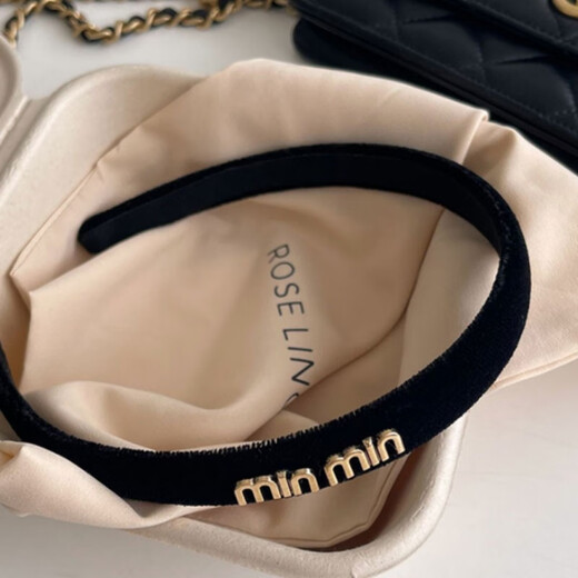 Idel spring and summer high-end velvet headband women's face wash high head pressure hair headband niche versatile outing retro hair accessories high-end letter headband F1565