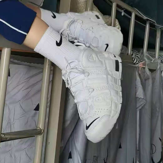 Nike (Nike) Chaussures féminines 2025 Été Nouveau air plus uptempo Pippen Chaussures de basket-ball absorbant les chocs et chaussures décontractées DH9719-100 White 39