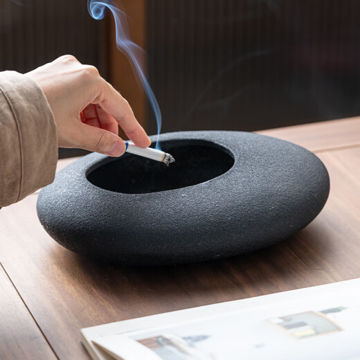 Panxudou high-end ceramic ashtray artist uses simple, trendy, fashionable and creative office light luxury large ashtray kiln-turned brown ashtray-medium size