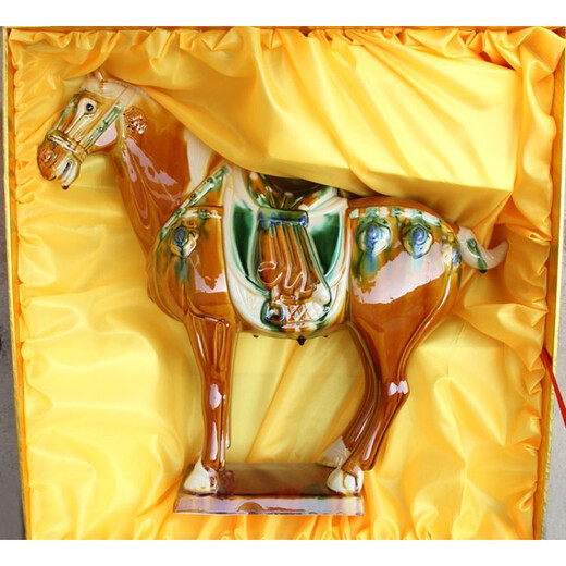 Jiuzhuhui Tang Sancai Ornements de chevaux Céramiques National Gift Malaysia Artisants Cadeaux Décorations de salon Chine