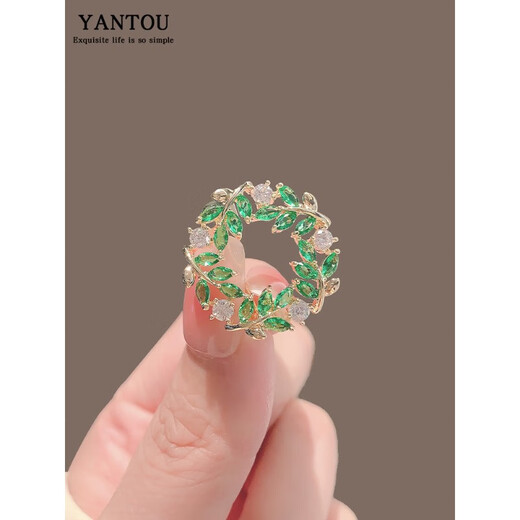 QUAMER Gold Store Green Leaf Round Small Brooch Fixed Clothes Pin Corsage Women's Exquisite Shirt Collar Anti-Leaking Leaf Diamond