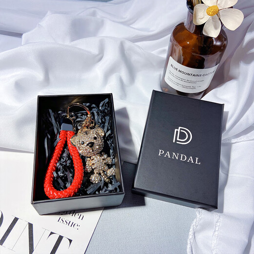 Cute diamond-inlaid three-dimensional tiger keychain couple zodiac car keychain pendant accessories girl heart gift small tiger + new pink rope