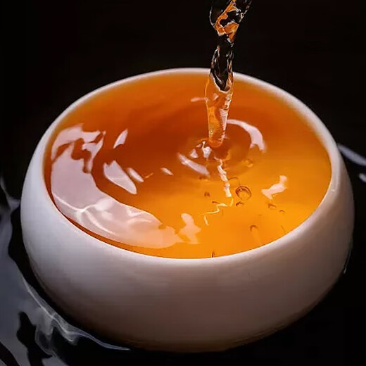 Original organic tea house Yunnan selenium-rich Pu'er tea raw tea cake 357g large-leaf tea gift leaf channel new 357g