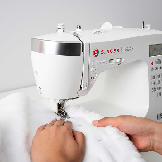 
Shengjia [Official Flagship] CE677 household electronic sewing machine desktop small large power 90W lock-eye lock-edge new model Shengjia CE677 (200 types of stitch high-power model)