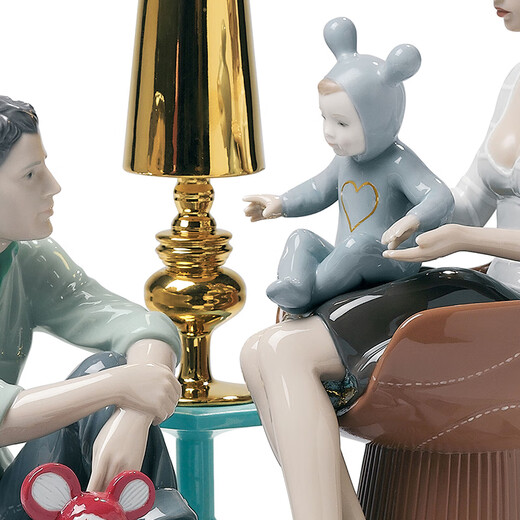Vince Lin Espagne Lladro Elegant and Happy Family Scene Pollains Dolls de style européen Accessoires Ornements Housemands Gifts Happy and Happy Family Scene Pollains Polls / 1007255