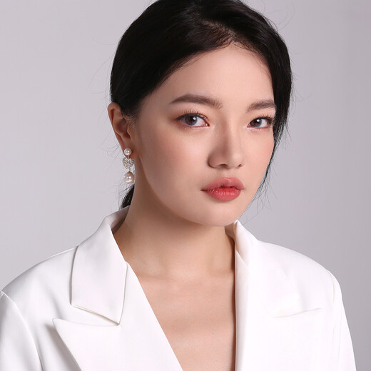 Qlady Love Tassel Earrings Feminine High-end Silver Needle Earrings 2025 New Light Luxury Earrings Birthday Gift